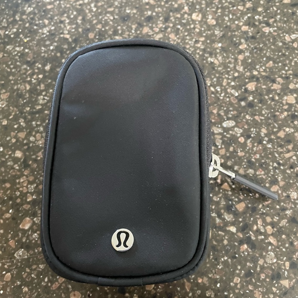 NWOT Lululemon Clip Nano Pouch